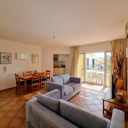 2 Bedroom Flat With Pool And Garden Apartment *